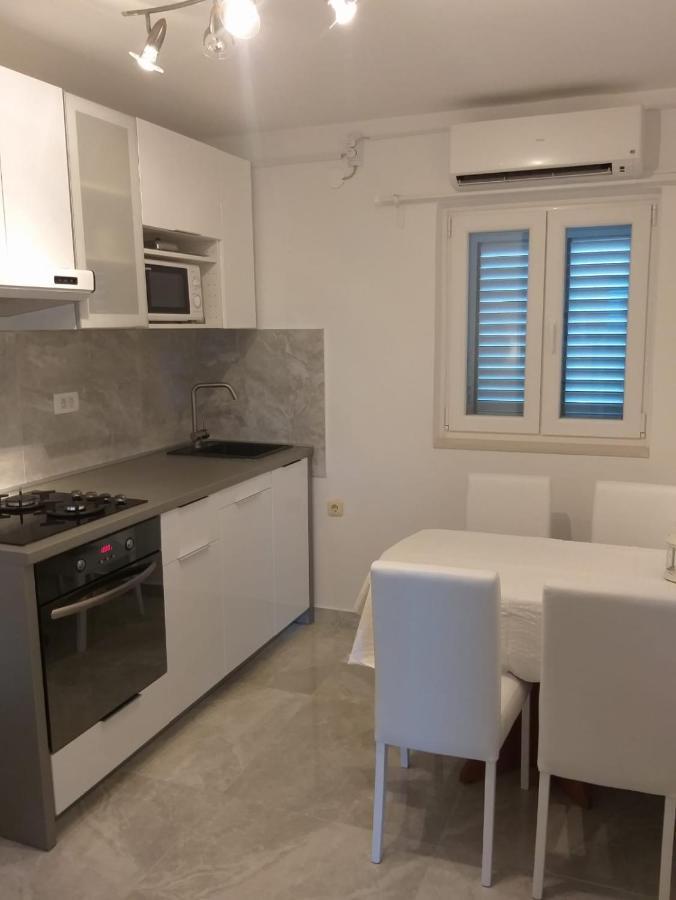 Sandy Apartment Nin Exterior foto